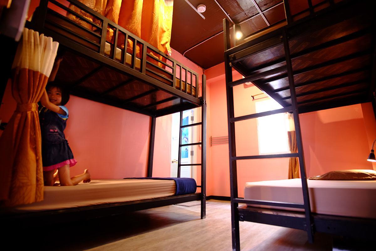 Nap Corner Hostel Фитсанулок Екстериор снимка