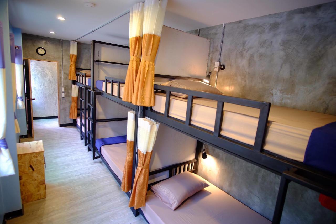 Nap Corner Hostel Фитсанулок Екстериор снимка